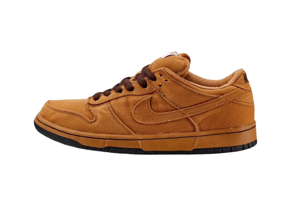 Carhartt WIP x Nike SB Dunk Low (2004)