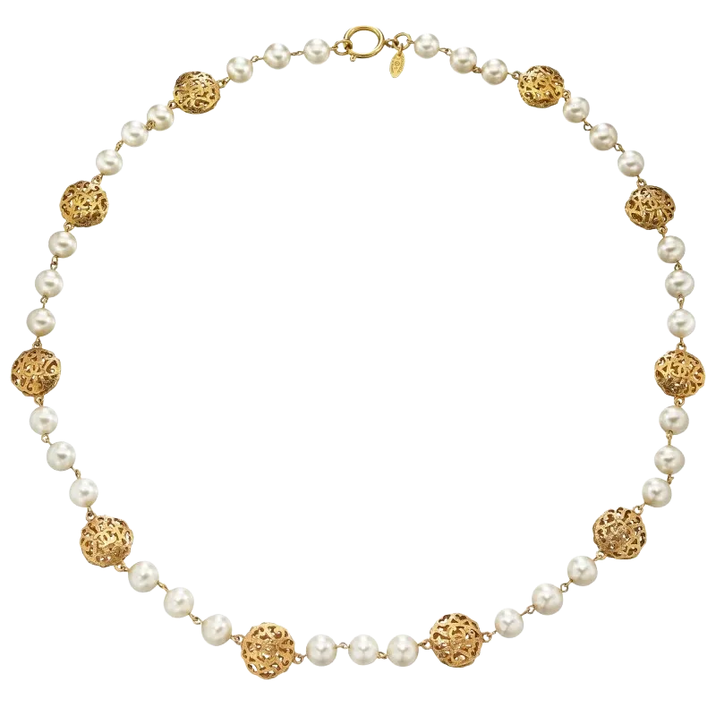 Chanel Vintage Pearl Necklace